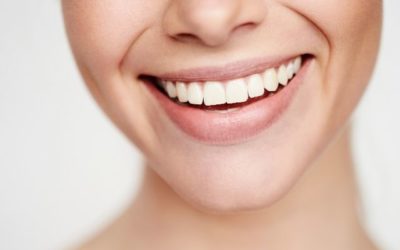 Aplicaciones del ácido hilaurónico en los tratamientos de estética dental